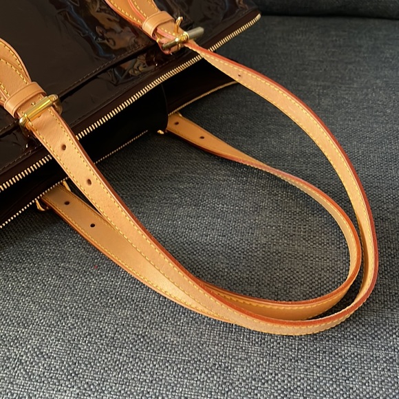 Louis Vuitton Vernis Rosewood Avenue Bag - Picture 9 of 13